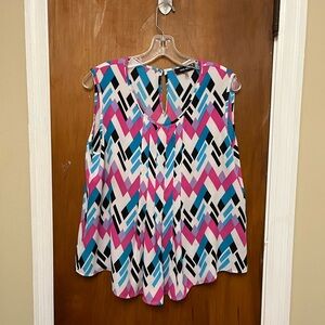 Nine West Sleeveless Colorful Geometric Top. L.         XO
